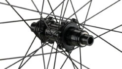 Tune Juego De Ruedas Schwarzbrenner 45 Disc Skyline Center Lock Carbon 28" -Schwalbe Ventas 374143